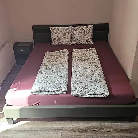 Preiswertes Zum Uebernachten * ציריך